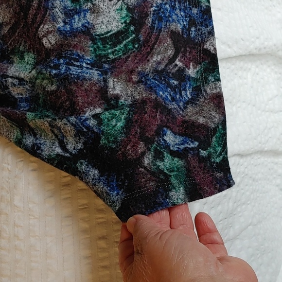 2/$30 Women's Northern Reflections Multicolor Long Sleeve Lightweight Hoodie - Picture 4 of 10